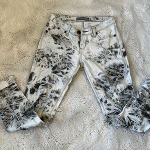 ROCK AND REPUBLIC SKINNY PANTS